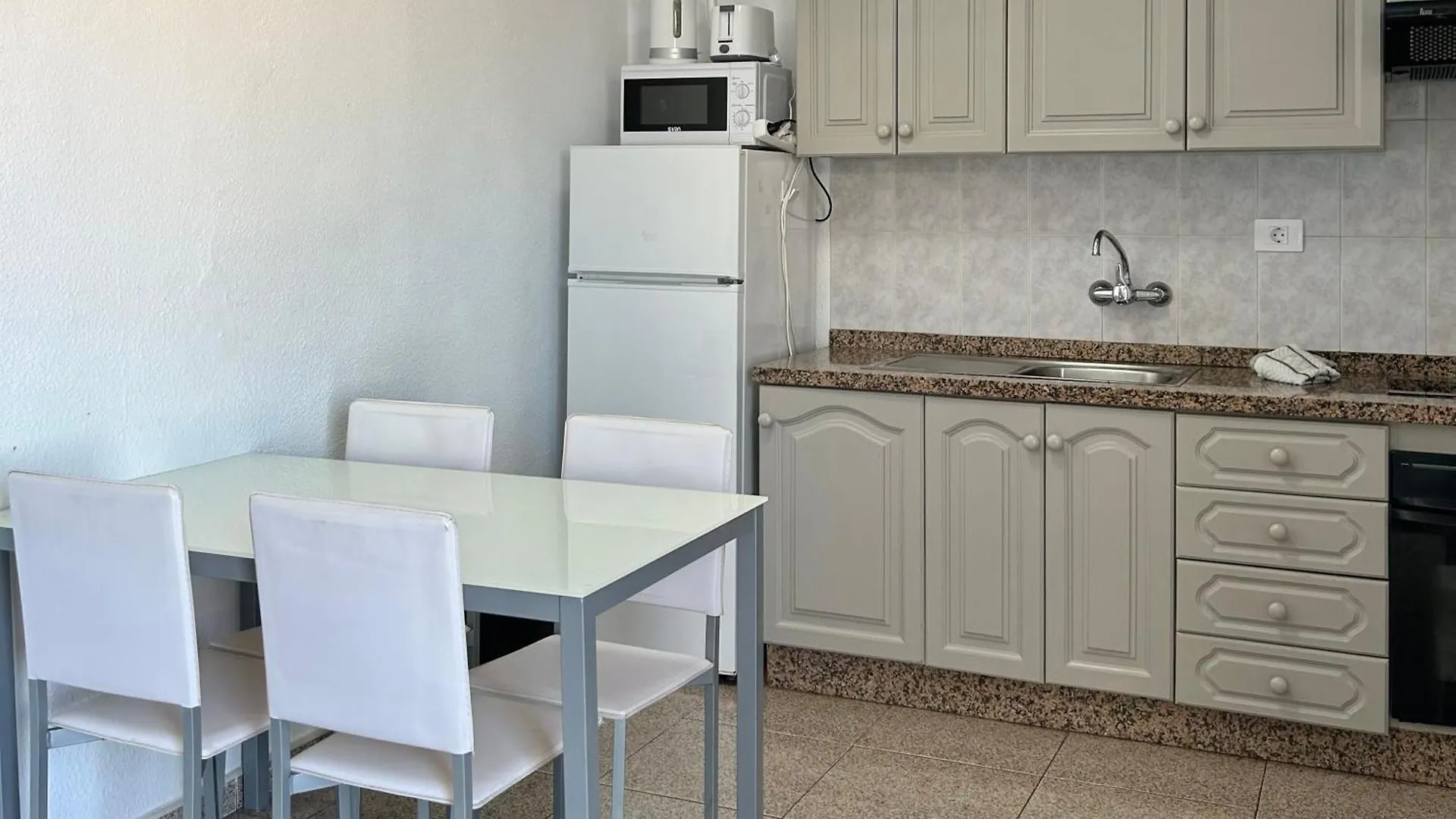 Lovely 2 Bedroom Apt In Las Americas K202 Los Cristianos  Los Cristianos (Tenerife)