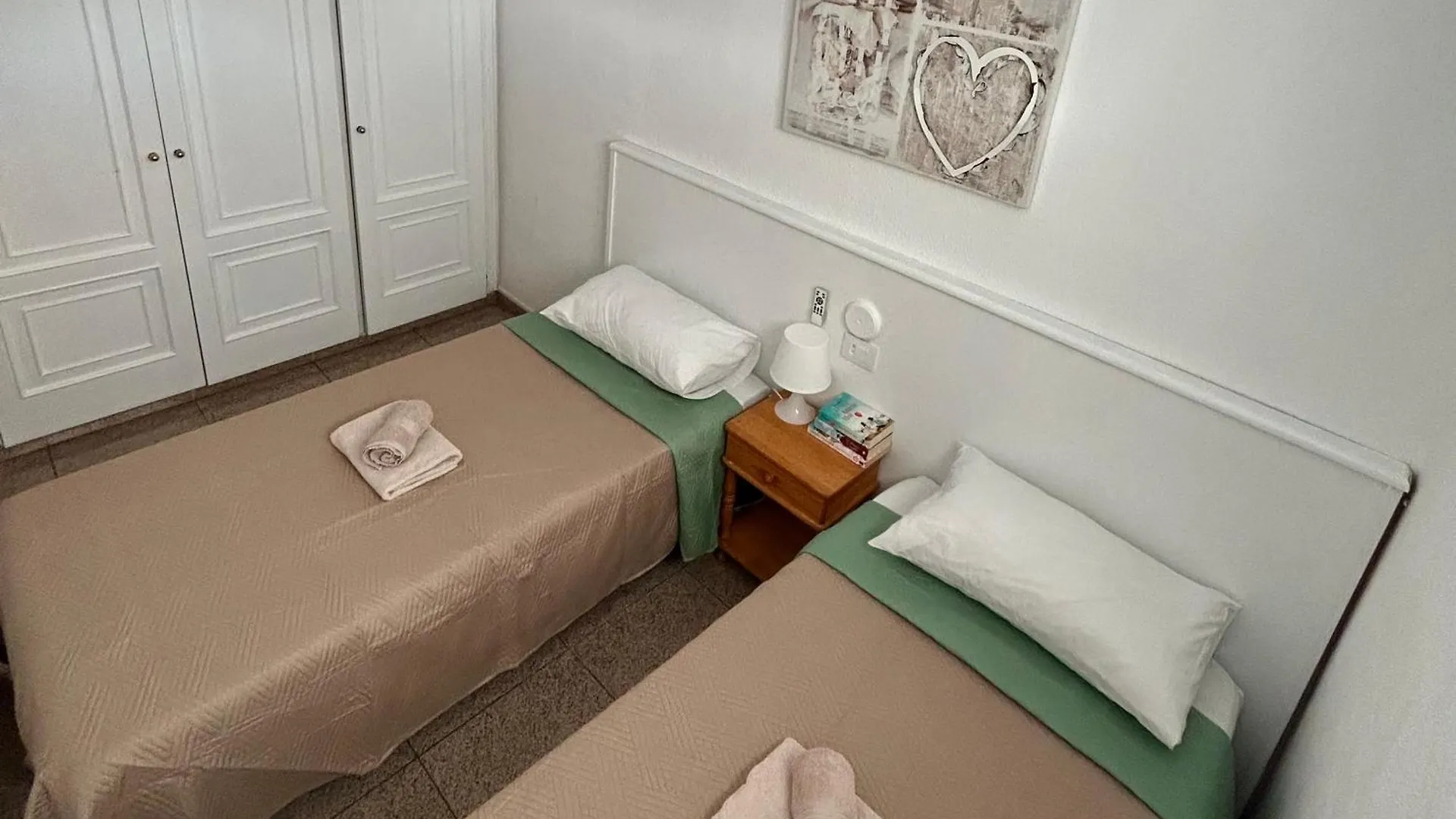 Lovely 2 Bedroom Apt In Las Americas K202 Los Cristianos 0*,  Spanyolország